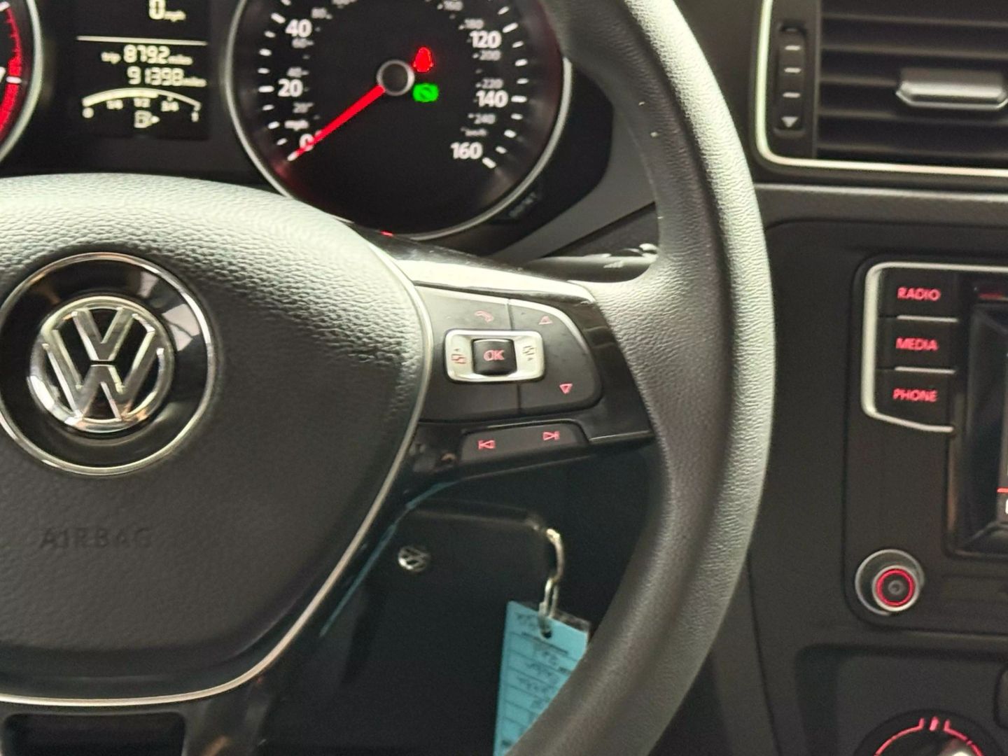 2018 Volkswagen Jetta - Image 33