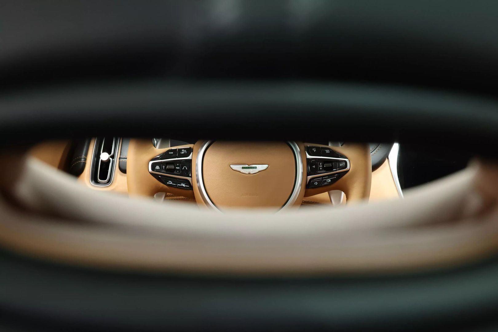 2021 Aston Martin Dbx - Image 22
