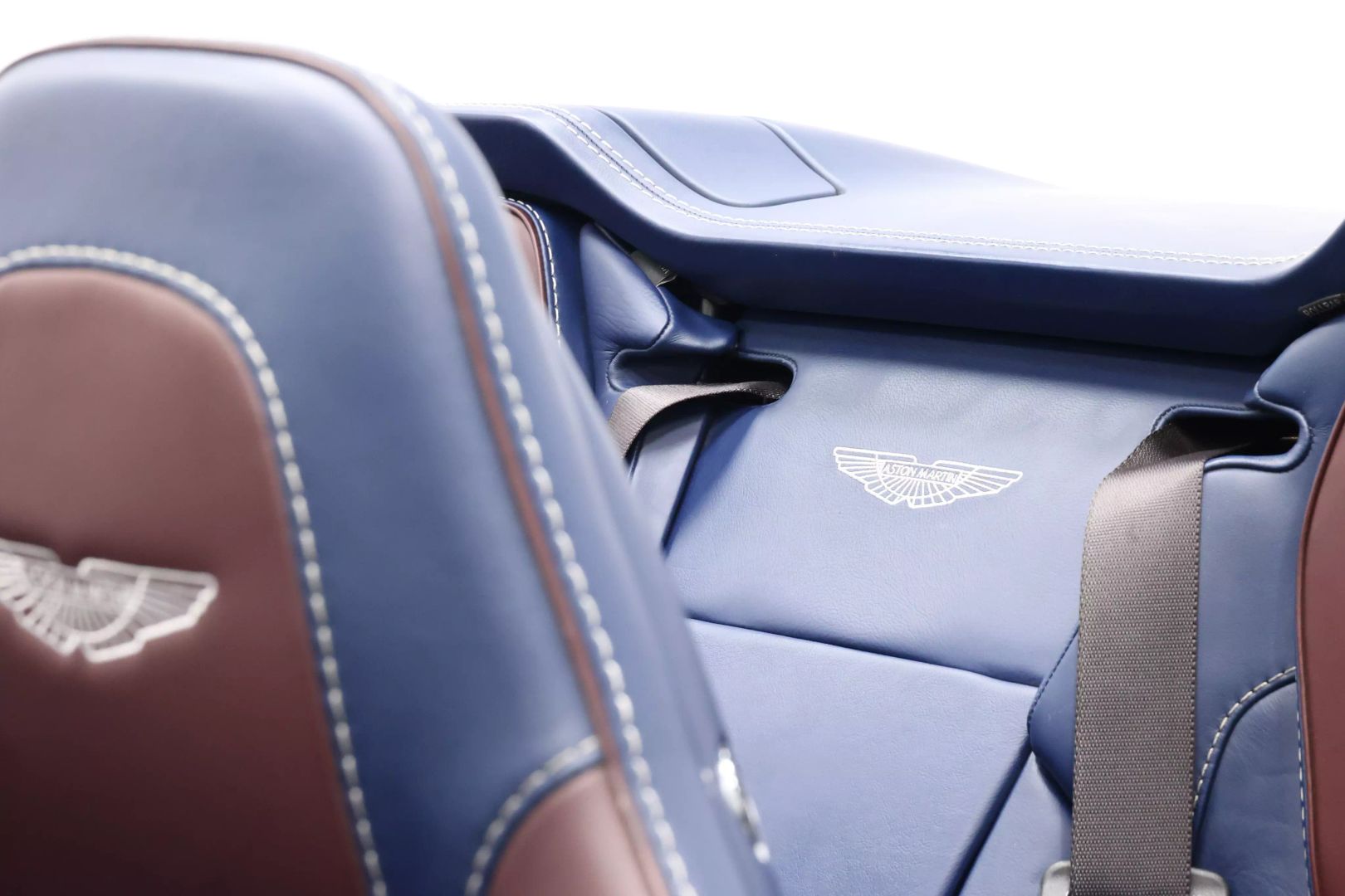 2015 Aston Martin Vanquish - Image 20