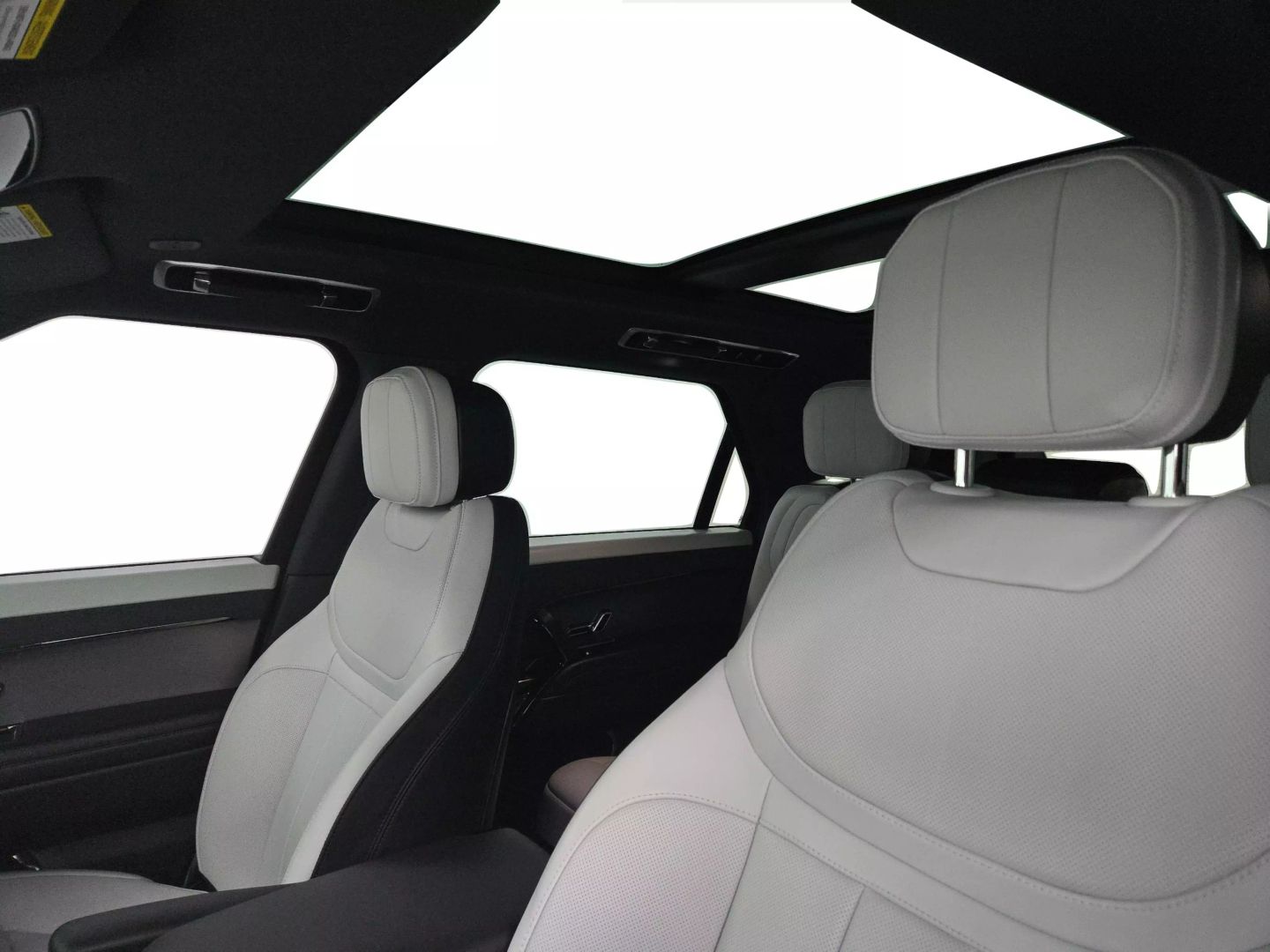2024 Land Rover Range Rover Sport - Image 24