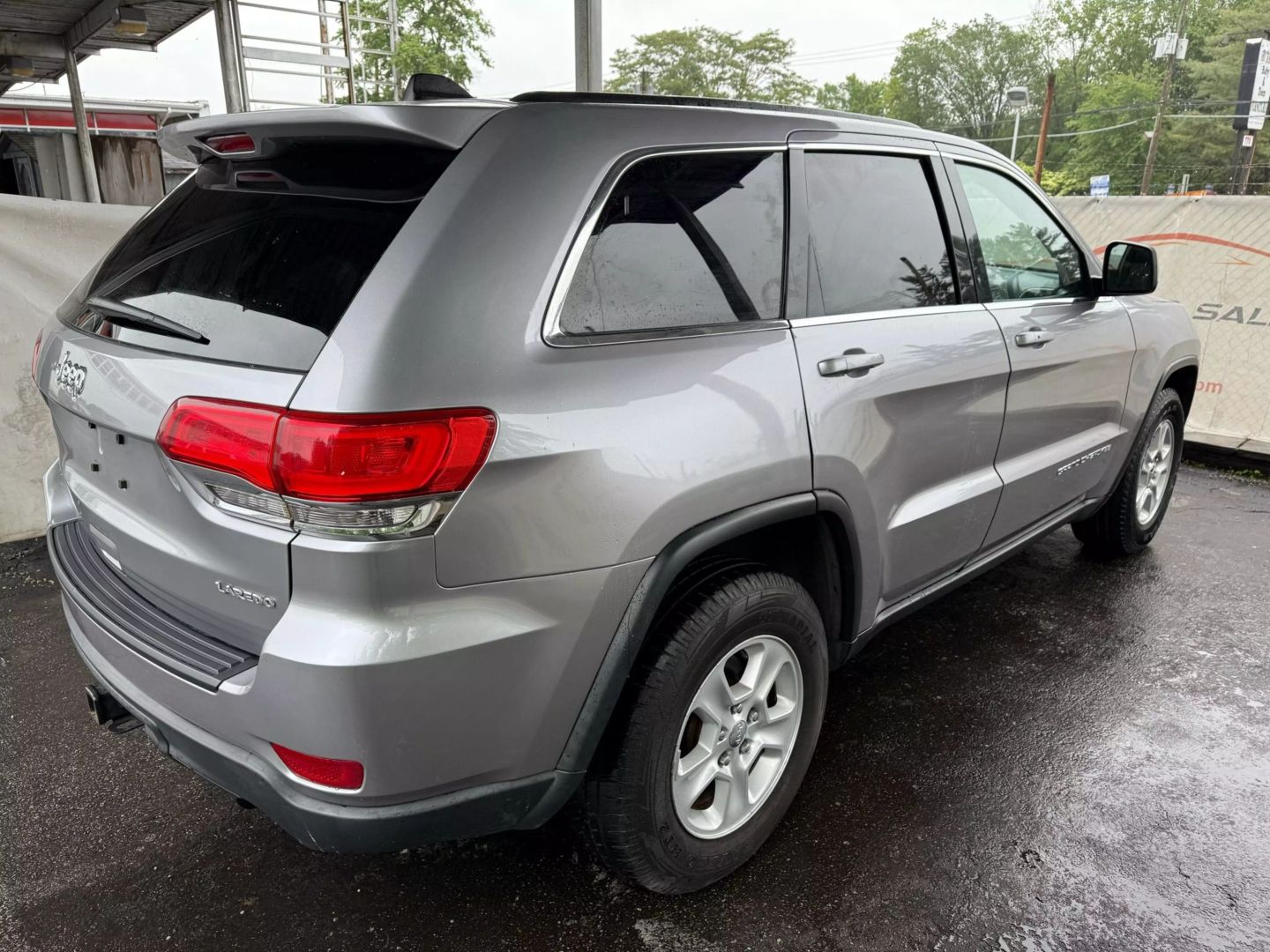 2015 Jeep Grand Cherokee - Image 12