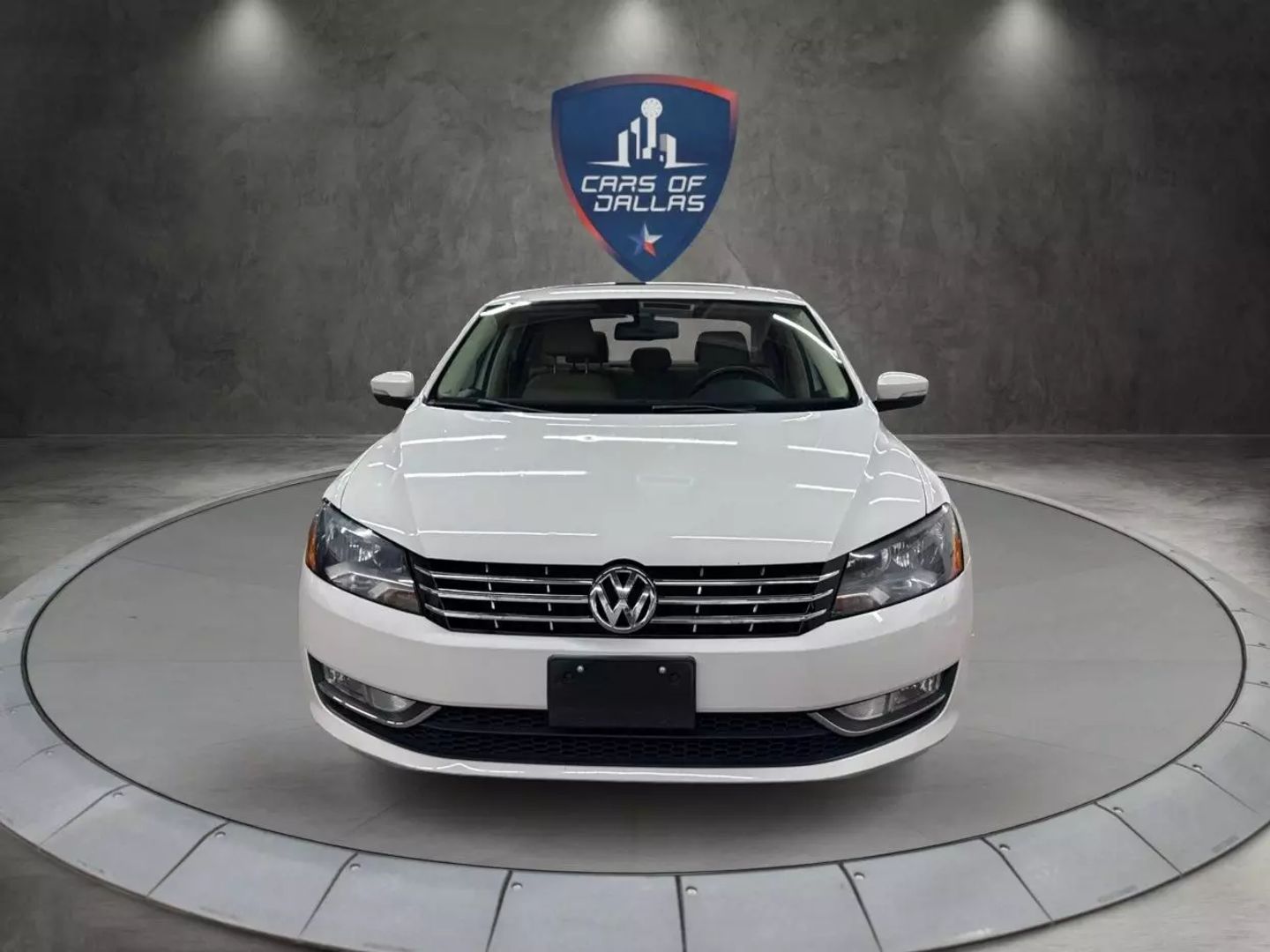 2015 Volkswagen Passat - Image 8