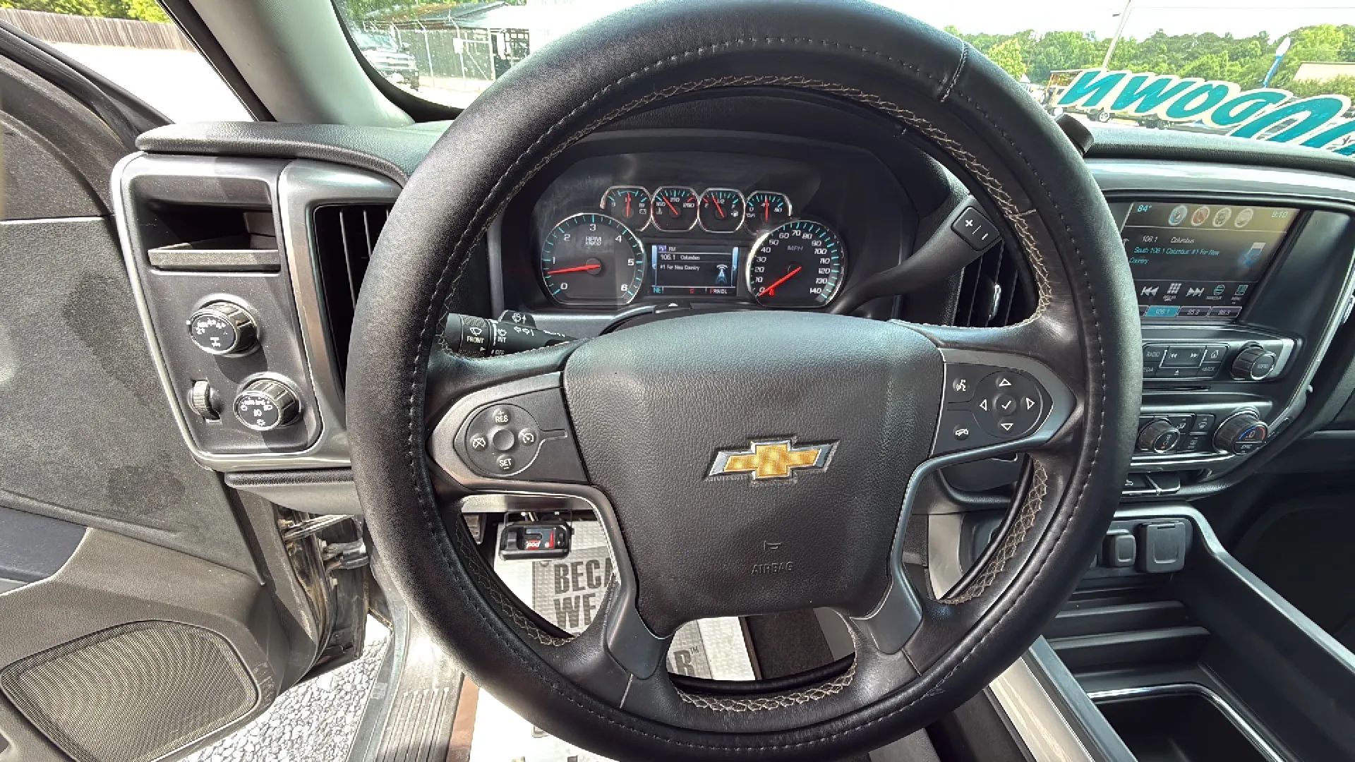 Image 8 of 2017 CHEVROLET SILVERADO 1500 CREW CAB
