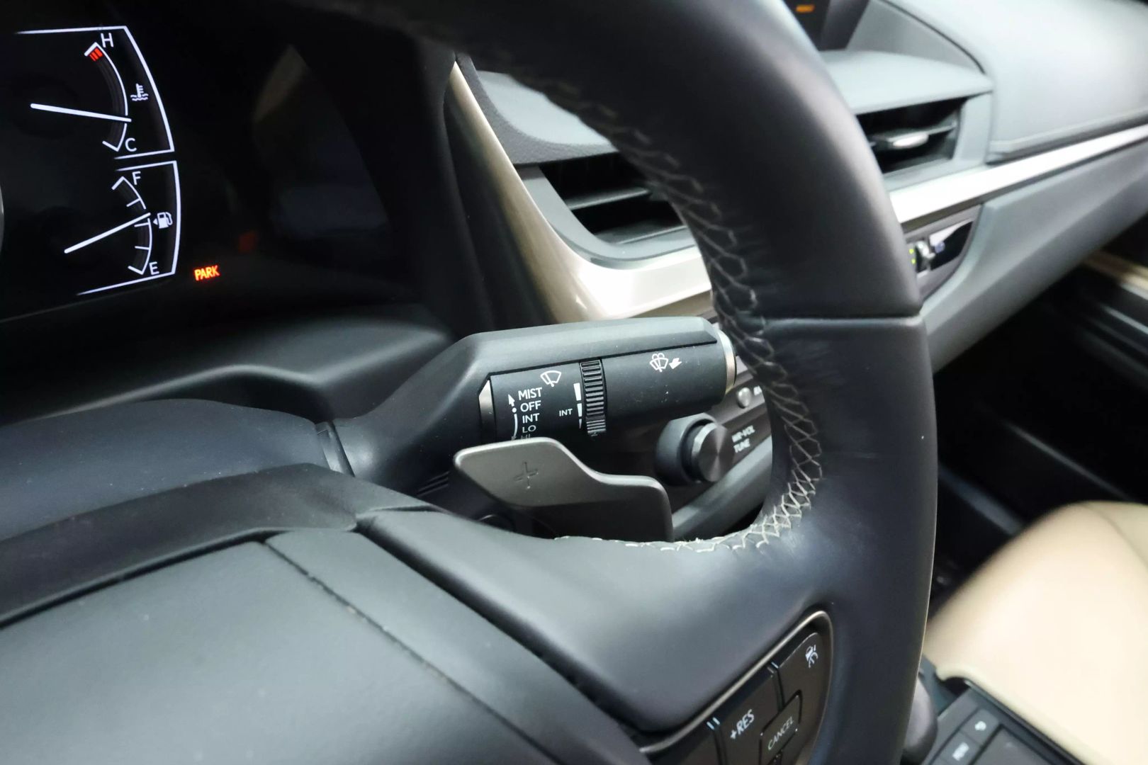 2020 Lexus Es - Image 26