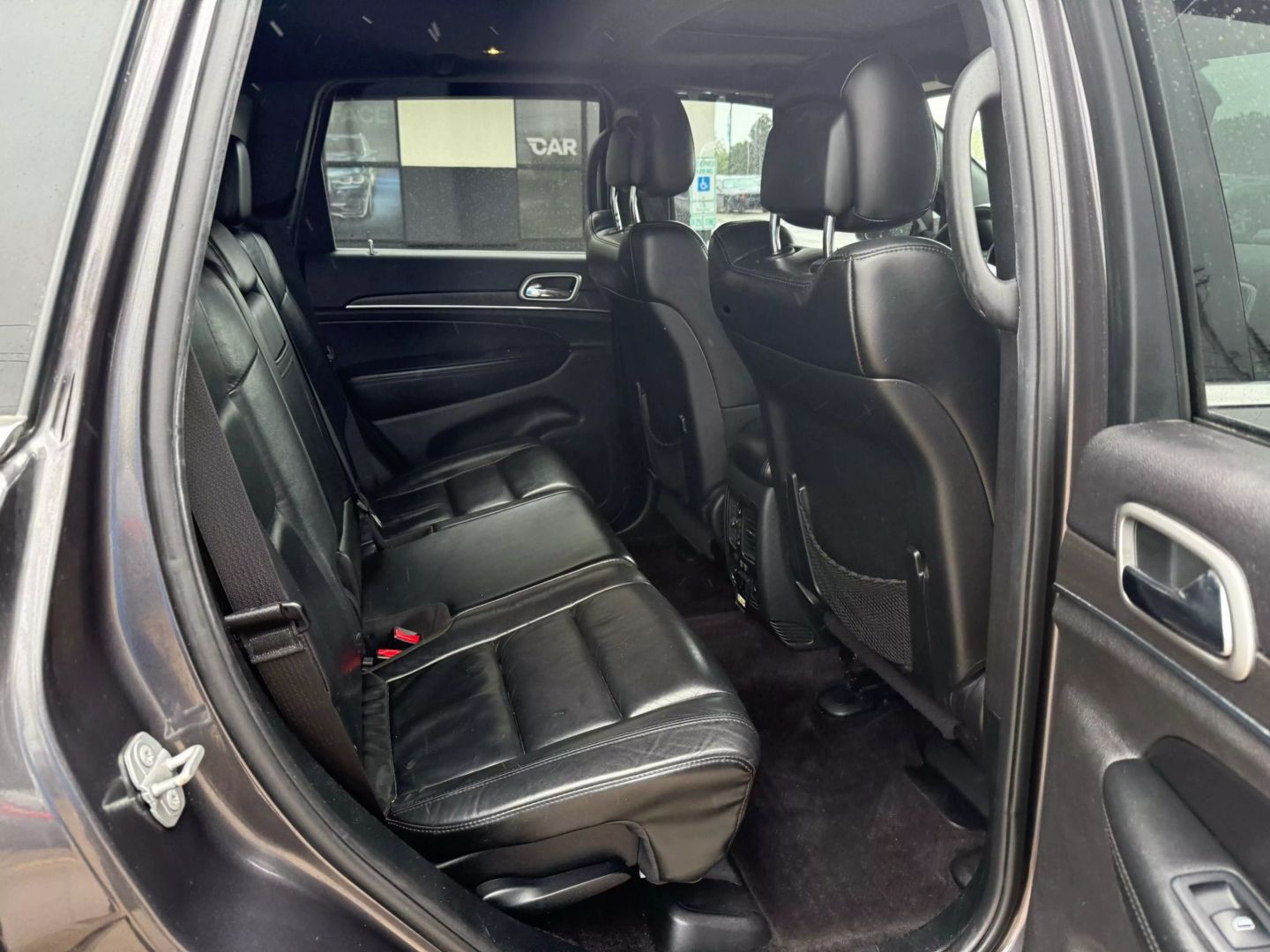 2018 Jeep Grand Cherokee - Image 24