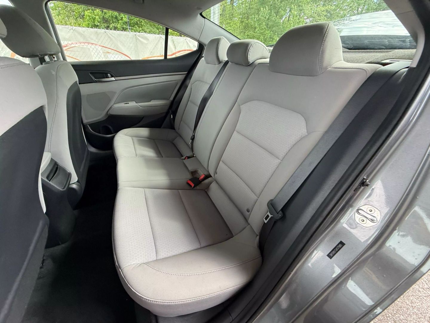 2018 Hyundai Elantra - Image 19