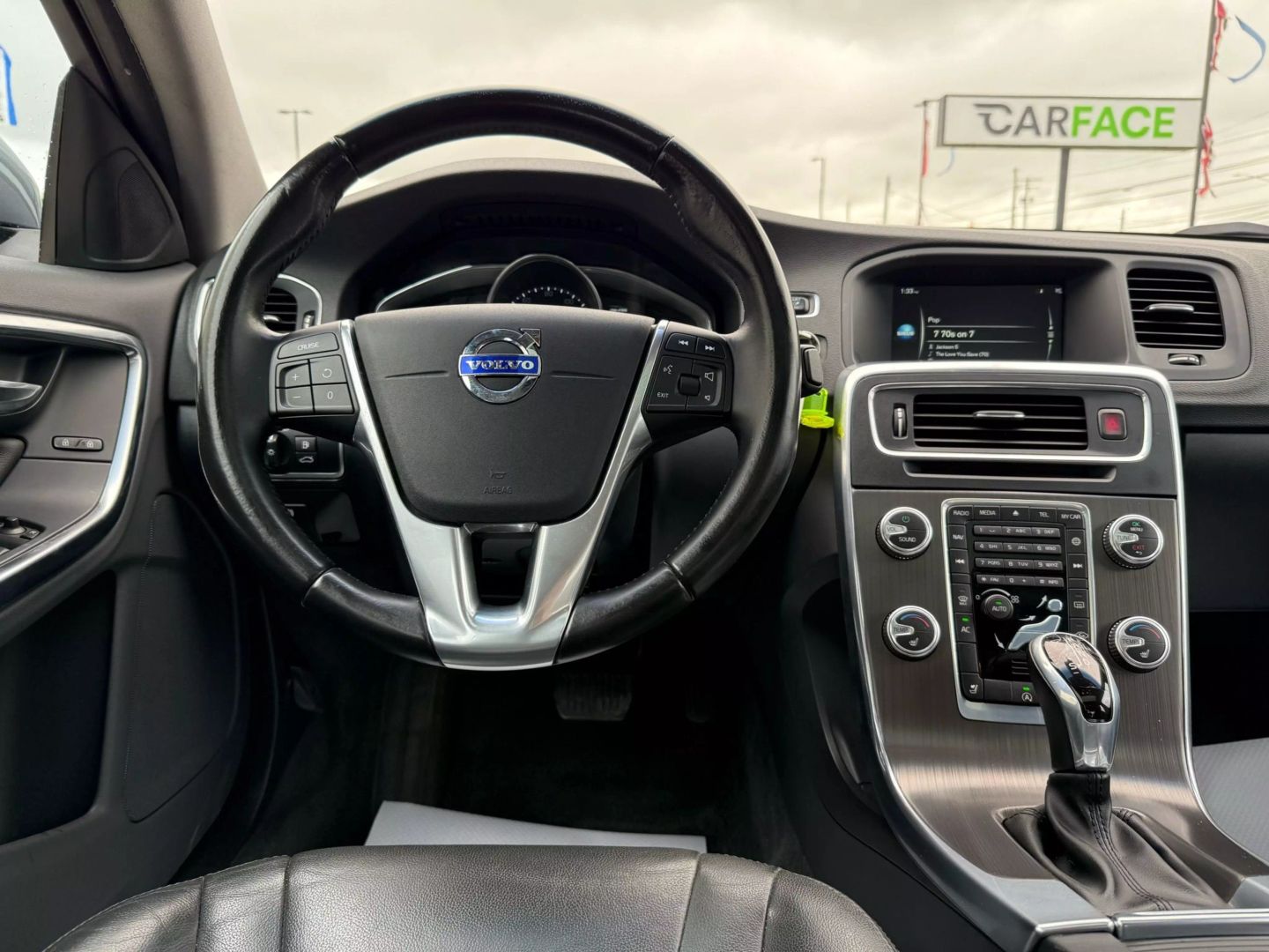 2016 Volvo S60 - Image 29