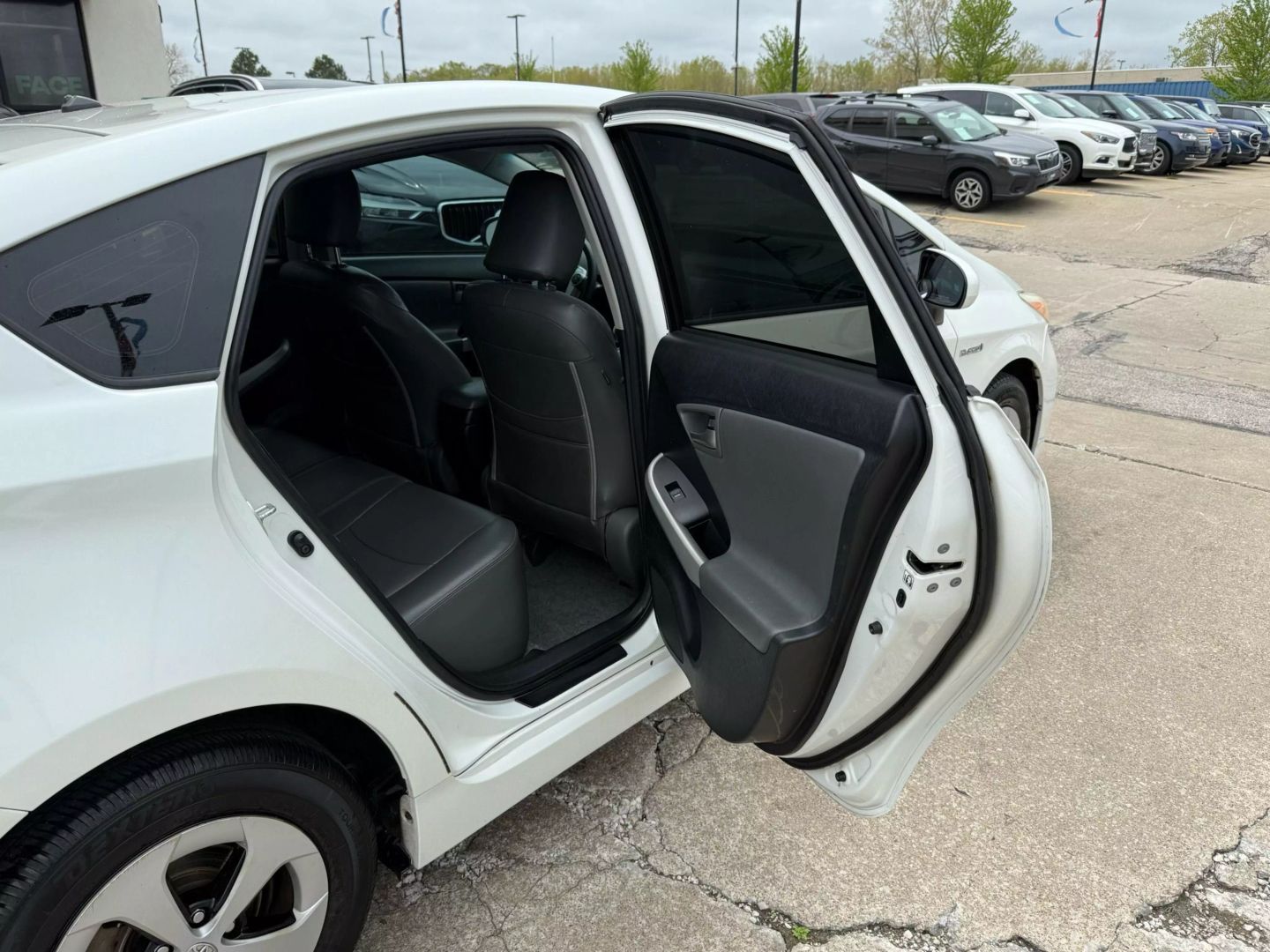 2015 Toyota Prius - Image 20
