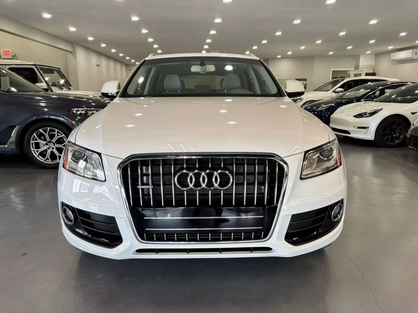 2016 Audi Q5 2.0t Premium Plus Sport Utility 4d - Image 2