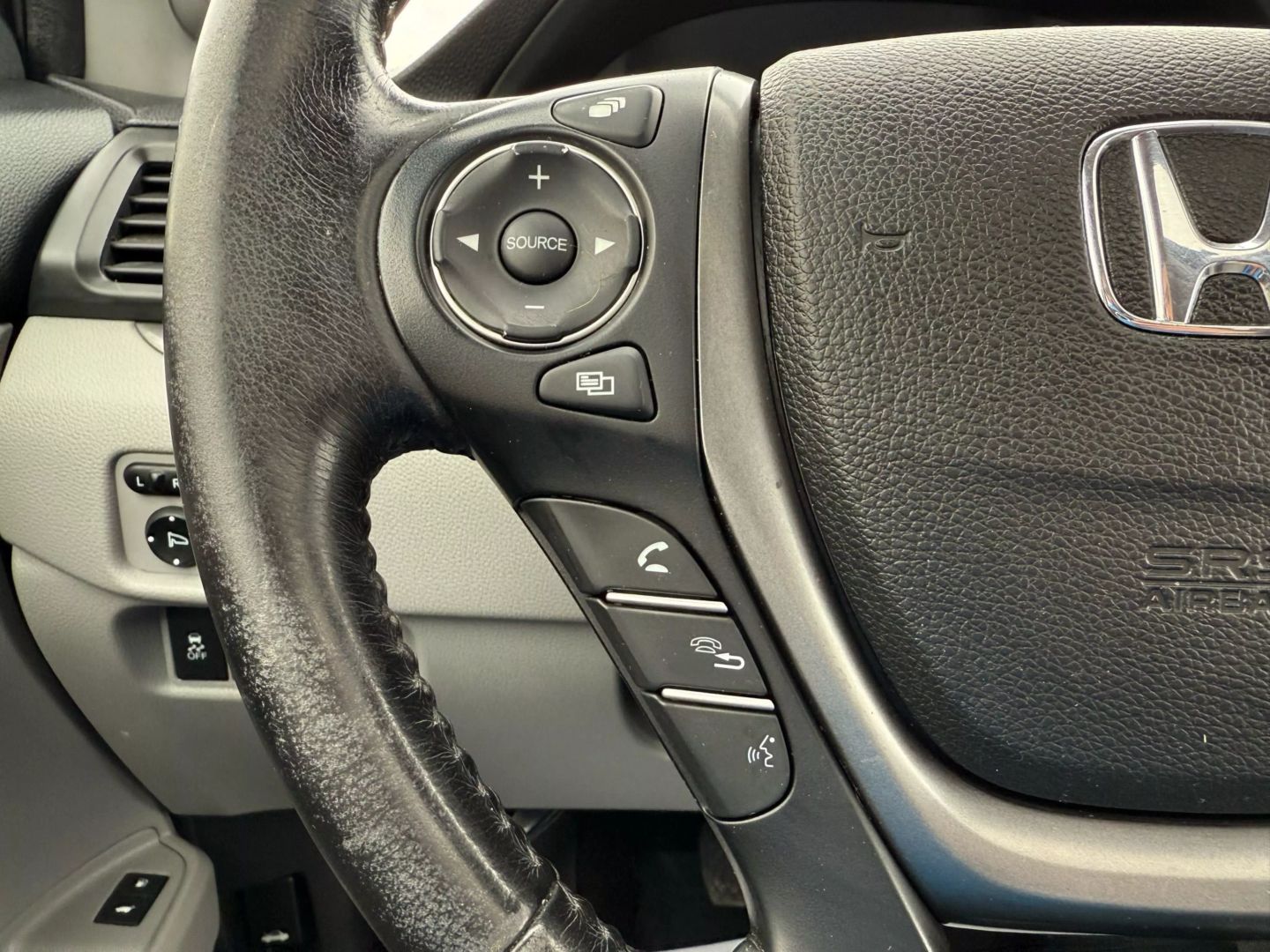 2016 Honda Pilot - Image 36