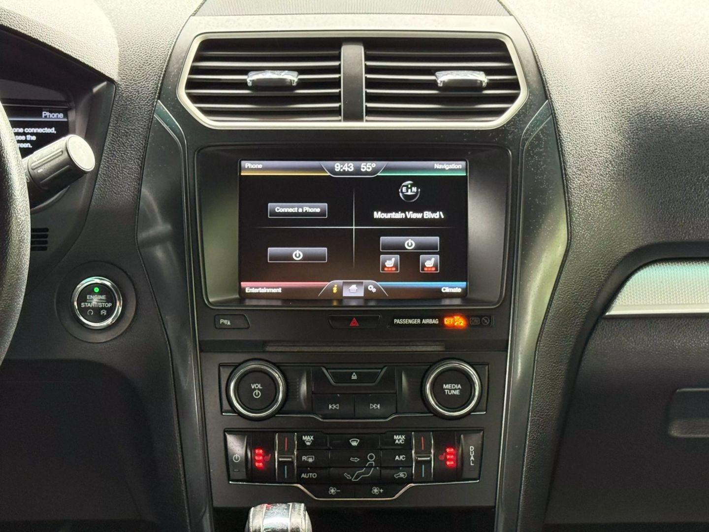 2016 Ford Explorer - Image 29