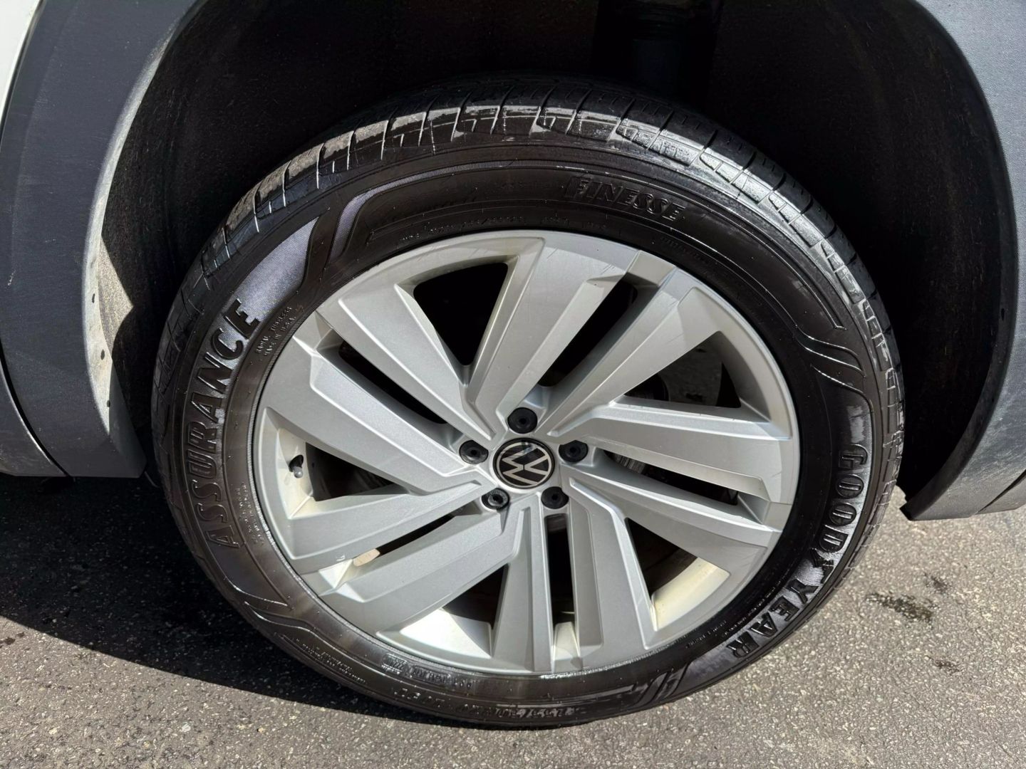 2021 Volkswagen Atlas - Image 47