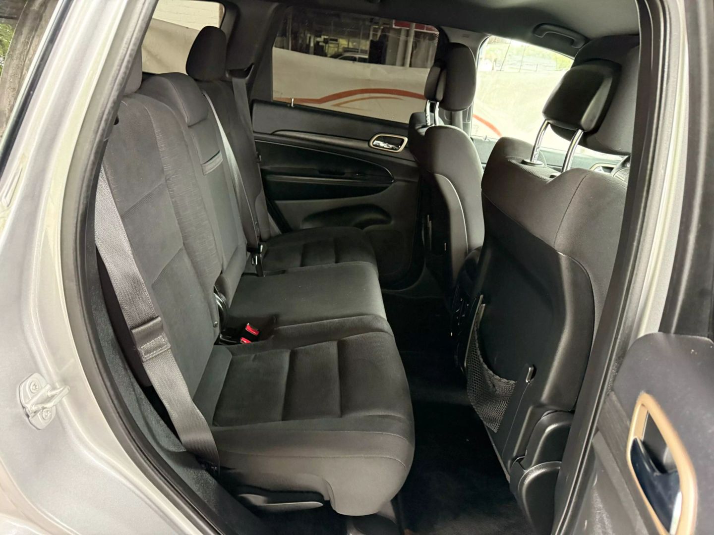 2015 Jeep Grand Cherokee - Image 22