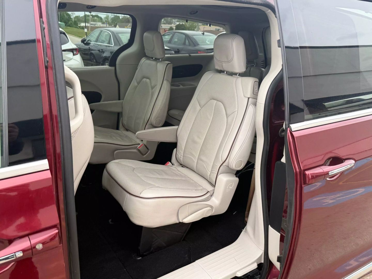 2020 Chrysler Pacifica - Image 22