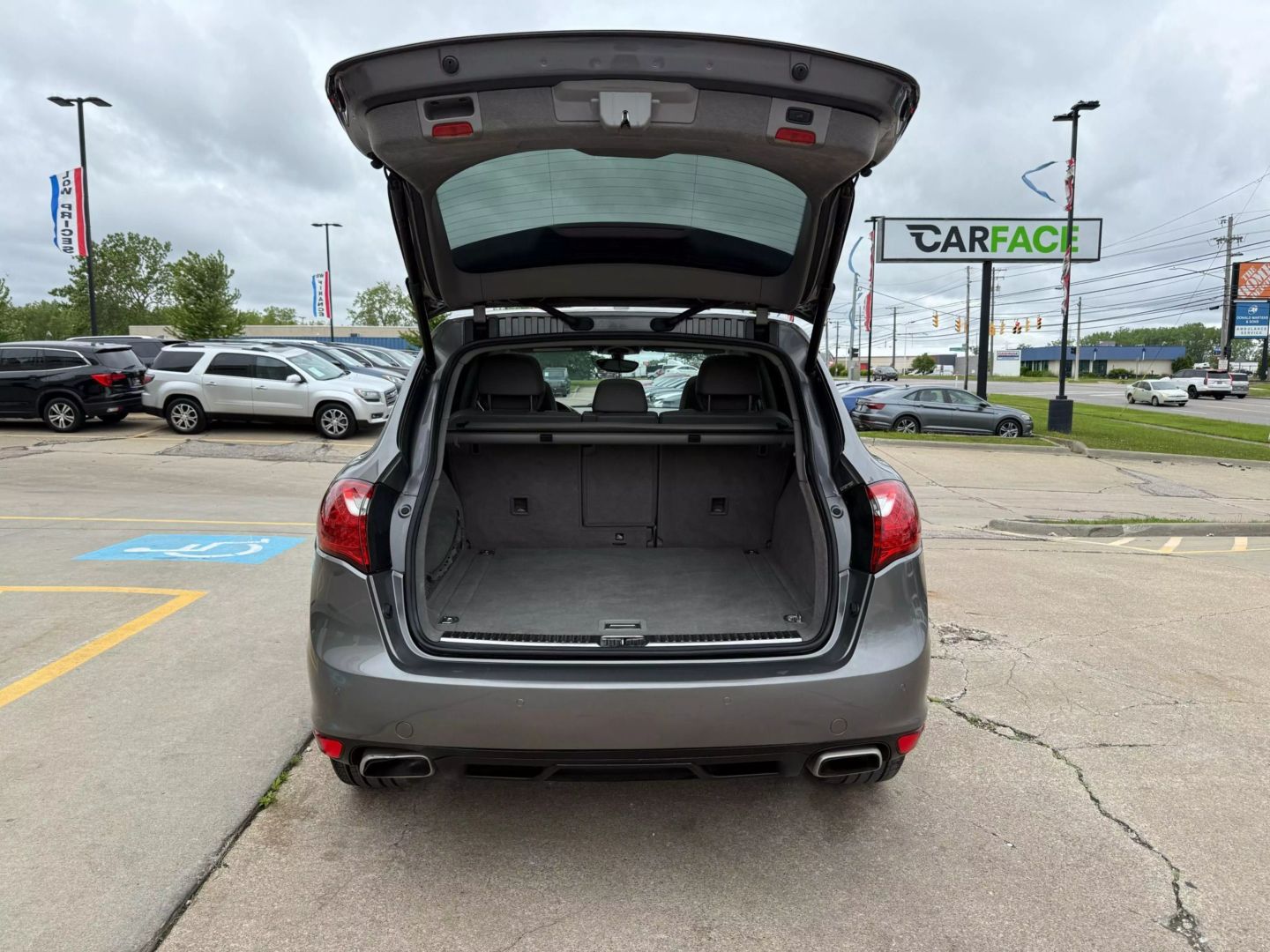 2013 Porsche Cayenne - Image 12
