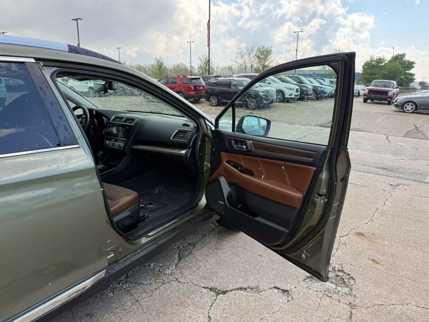 2017 Subaru Outback - Image 24