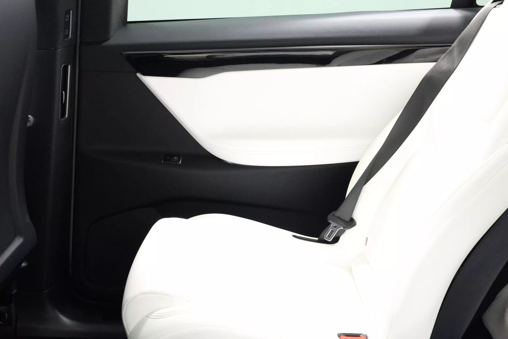 2020 Tesla Model X - Image 49