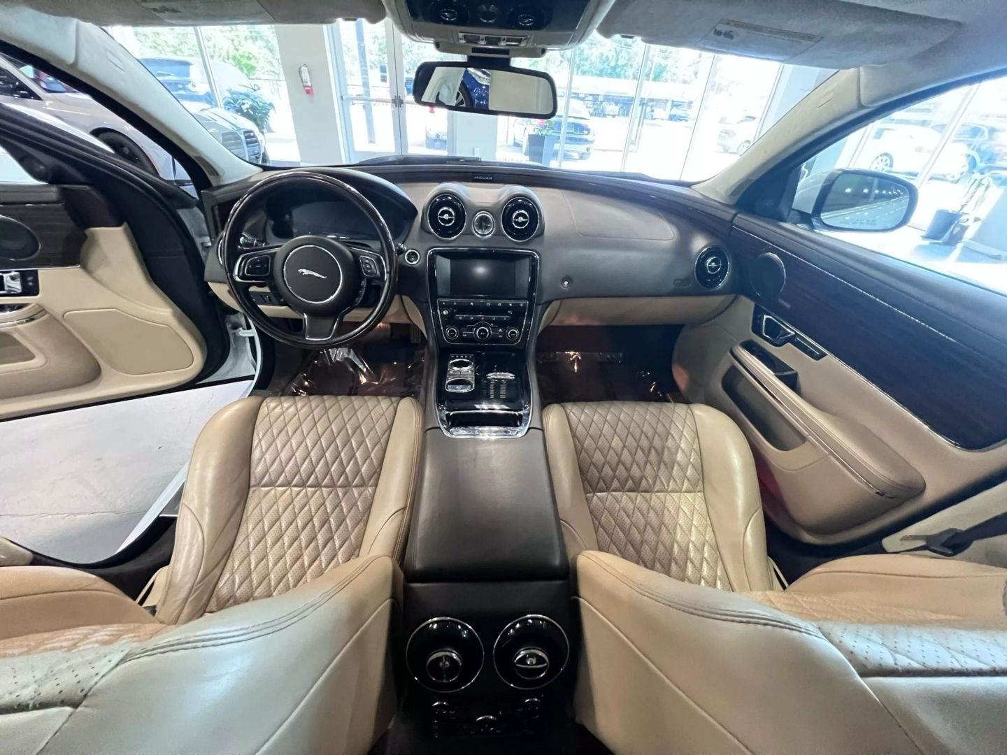 2016 Jaguar Xj Xjl Portfolio Sedan 4d - Image 19
