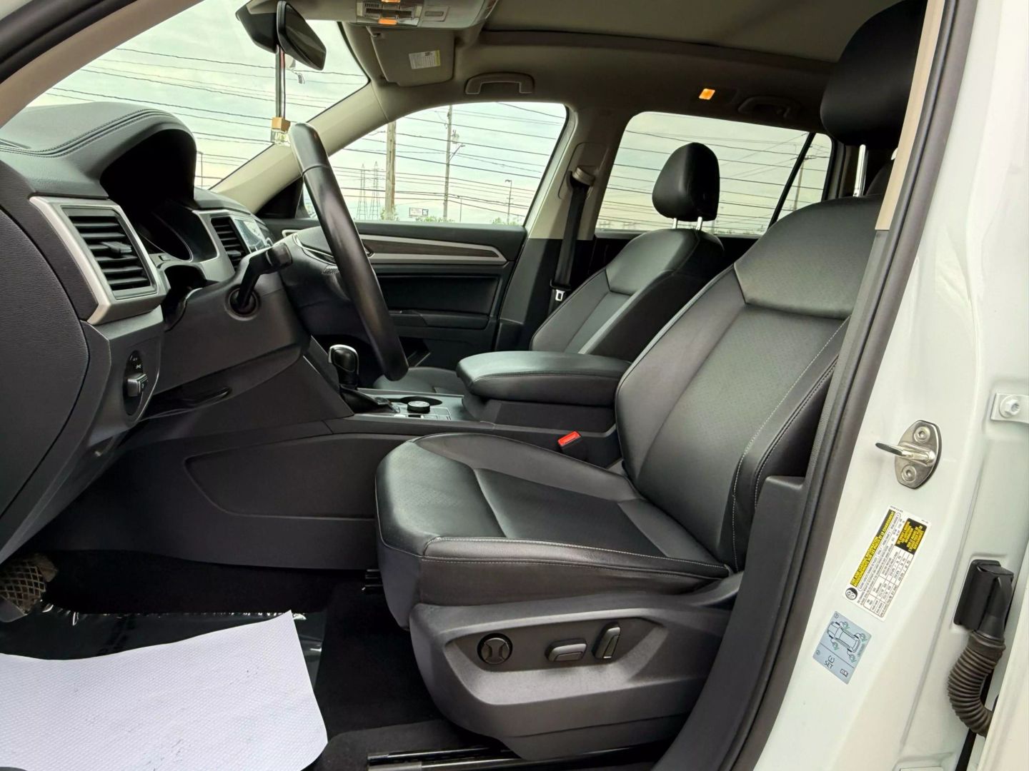 2020 Volkswagen Atlas - Image 18