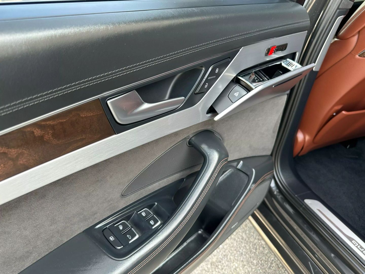 2017 Audi A8 - Image 34