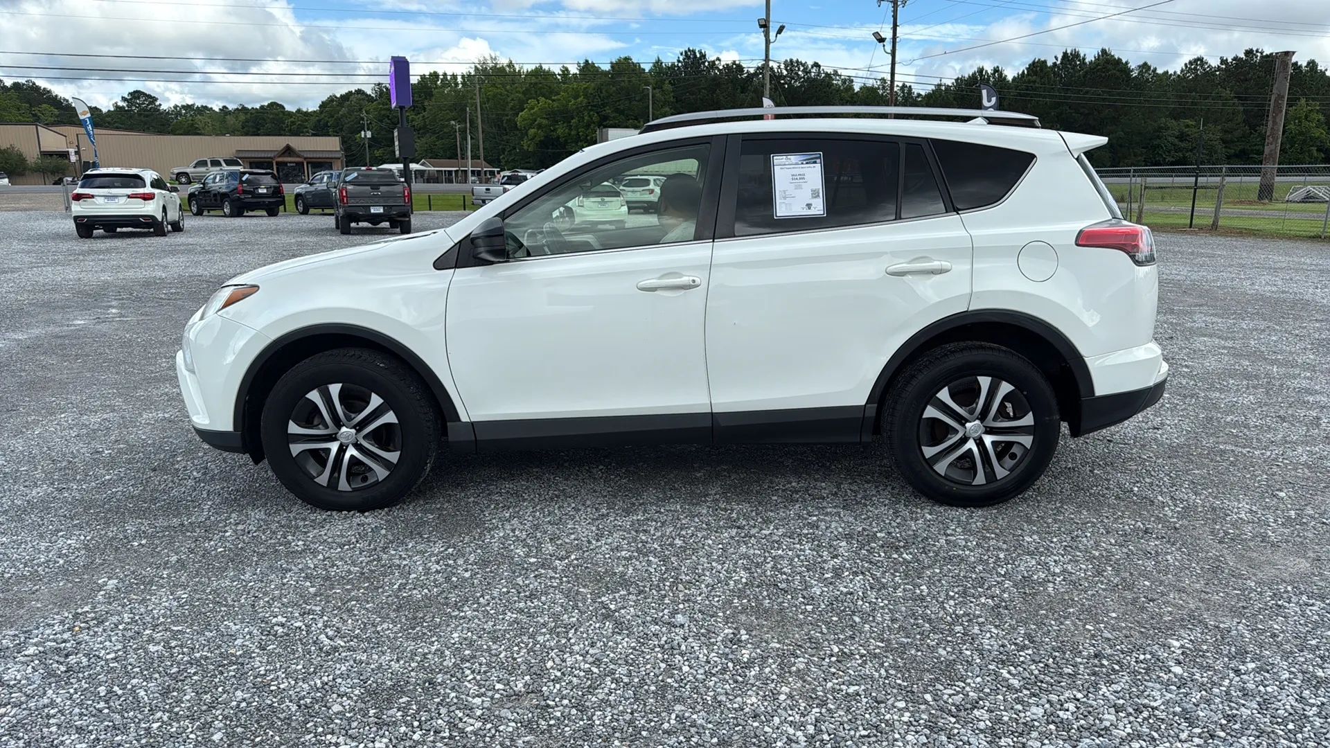 Image 4 of 2017 TOYOTA RAV4