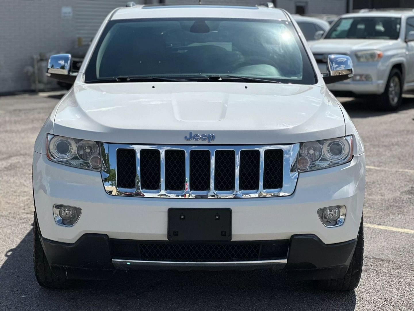 2011 Jeep Grand Cherokee - Image 10