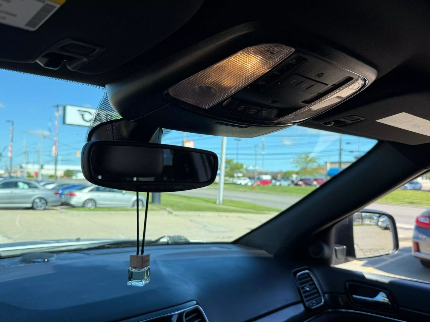 2020 Jeep Grand Cherokee - Image 56