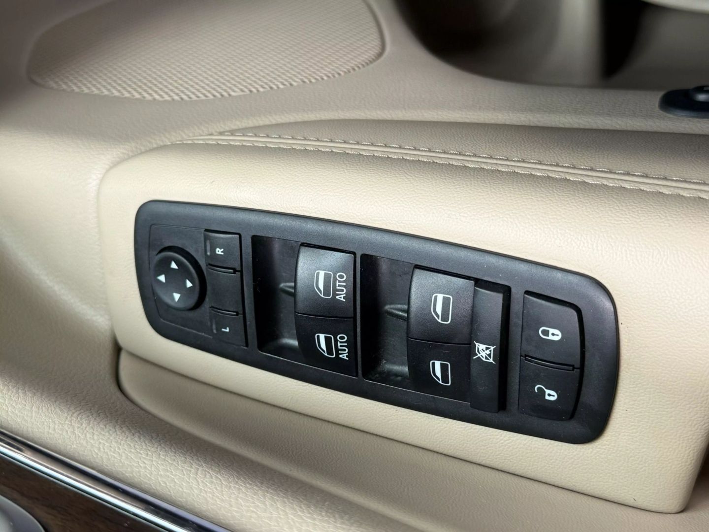 2018 Jeep Grand Cherokee - Image 51