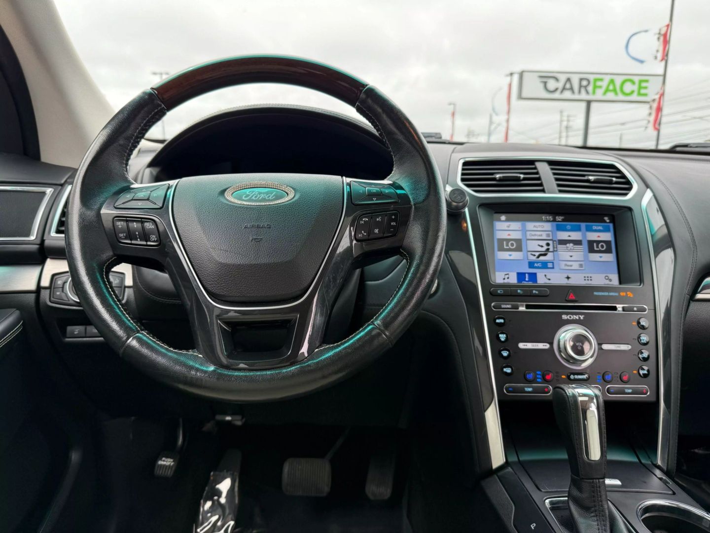 2017 Ford Explorer - Image 31