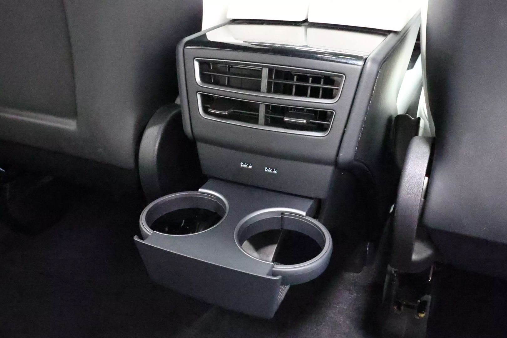 2020 Tesla Model X - Image 103