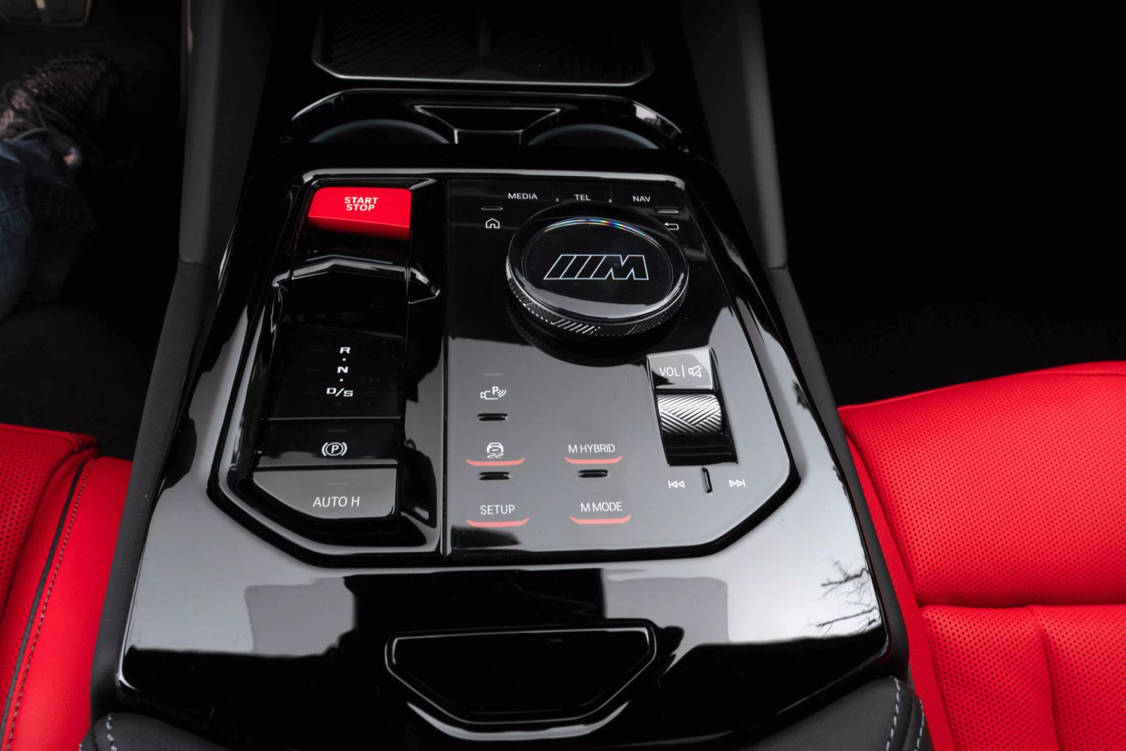 2025 Bmw M5 - Image 46