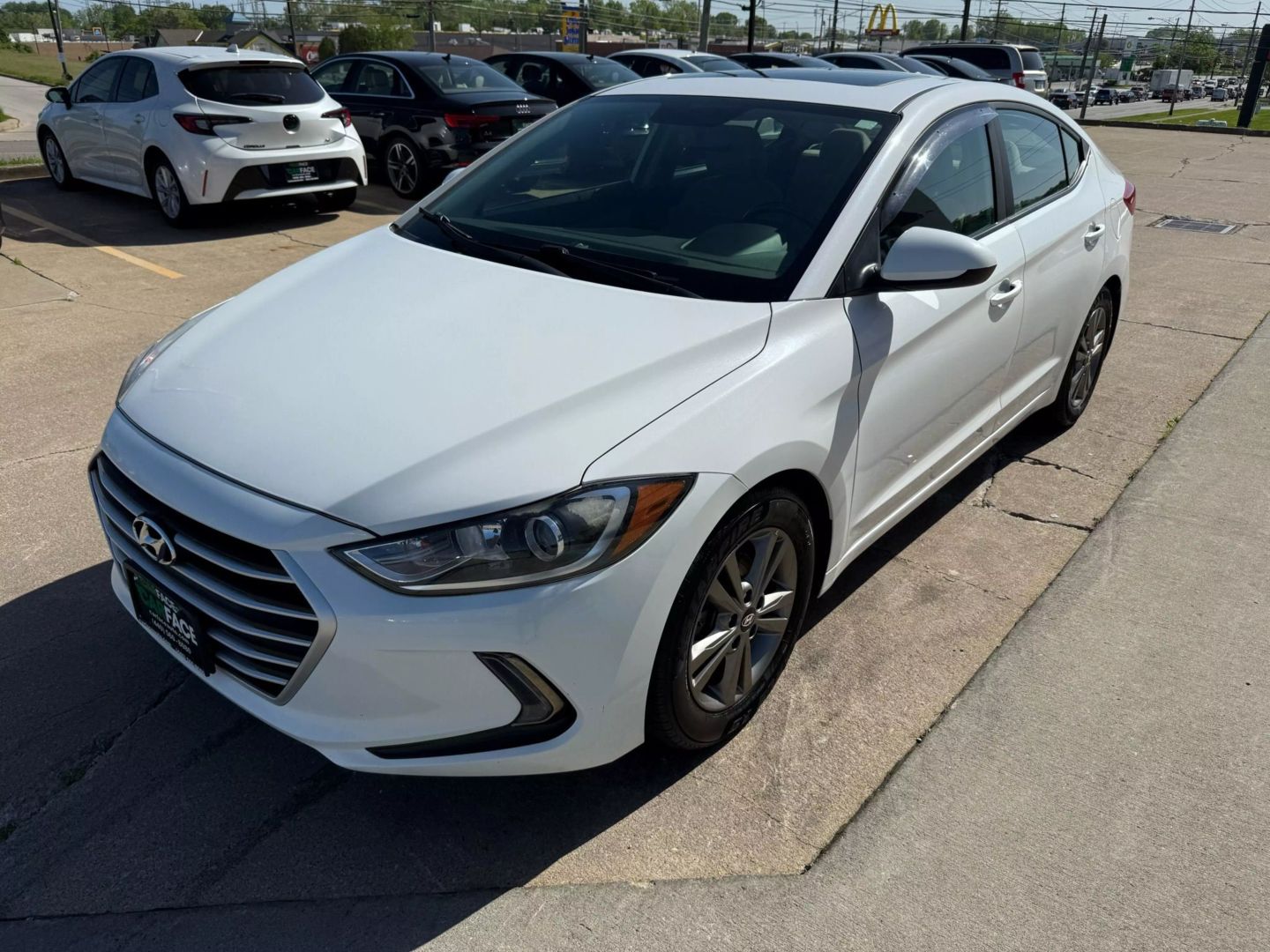 2018 Hyundai Elantra - Image 4