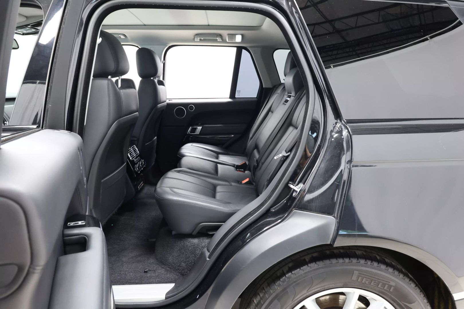 2016 Land Rover Range Rover - Image 58