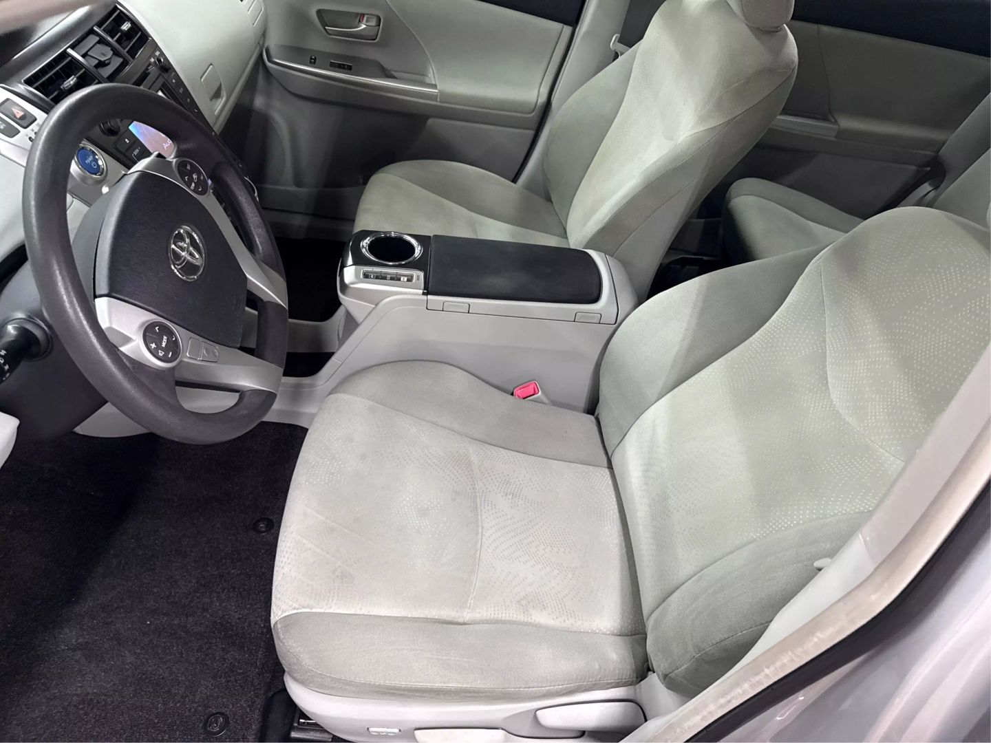 2012 Toyota Prius V - Image 25