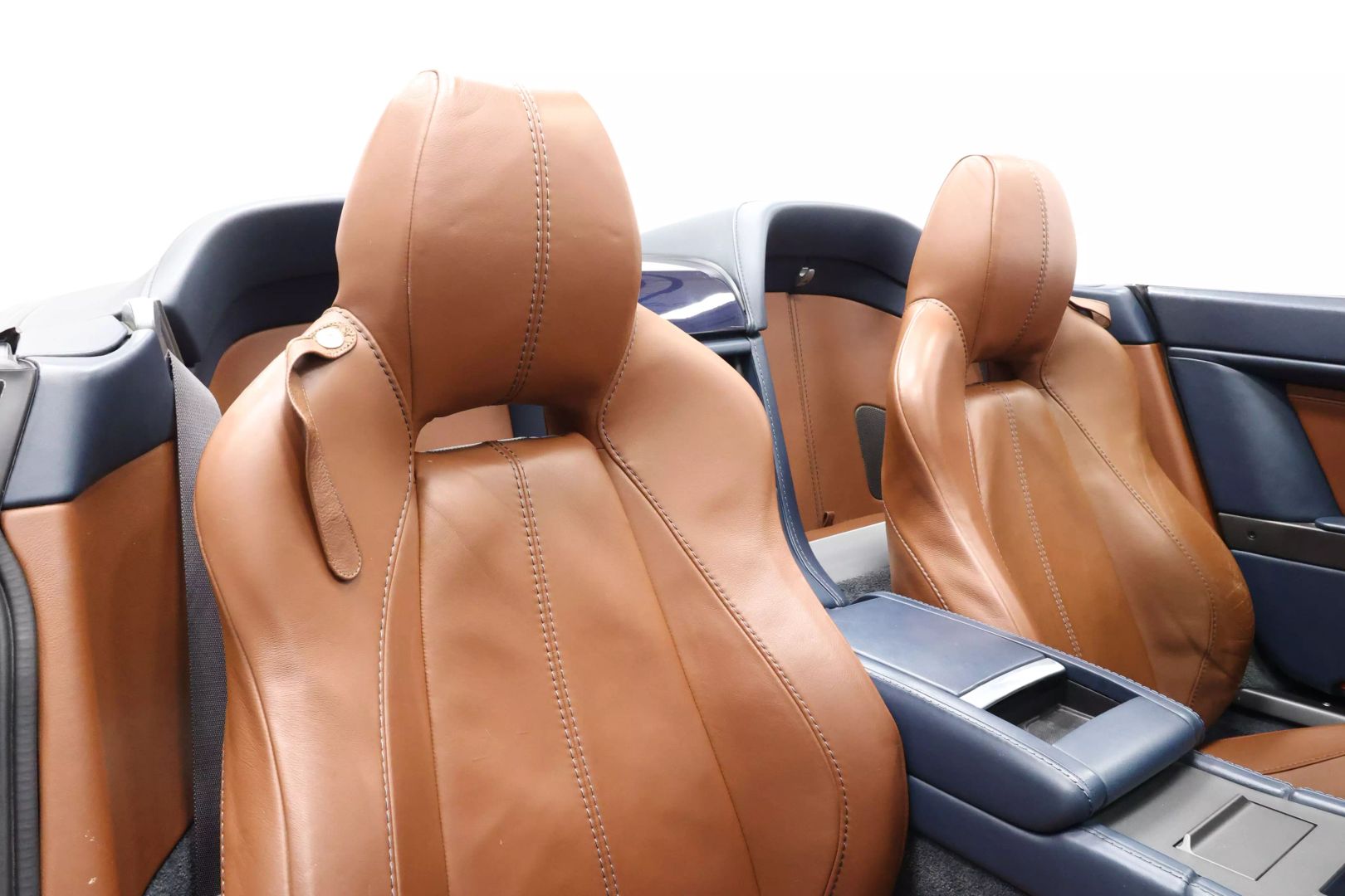 2014 Aston Martin Vantage - Image 66