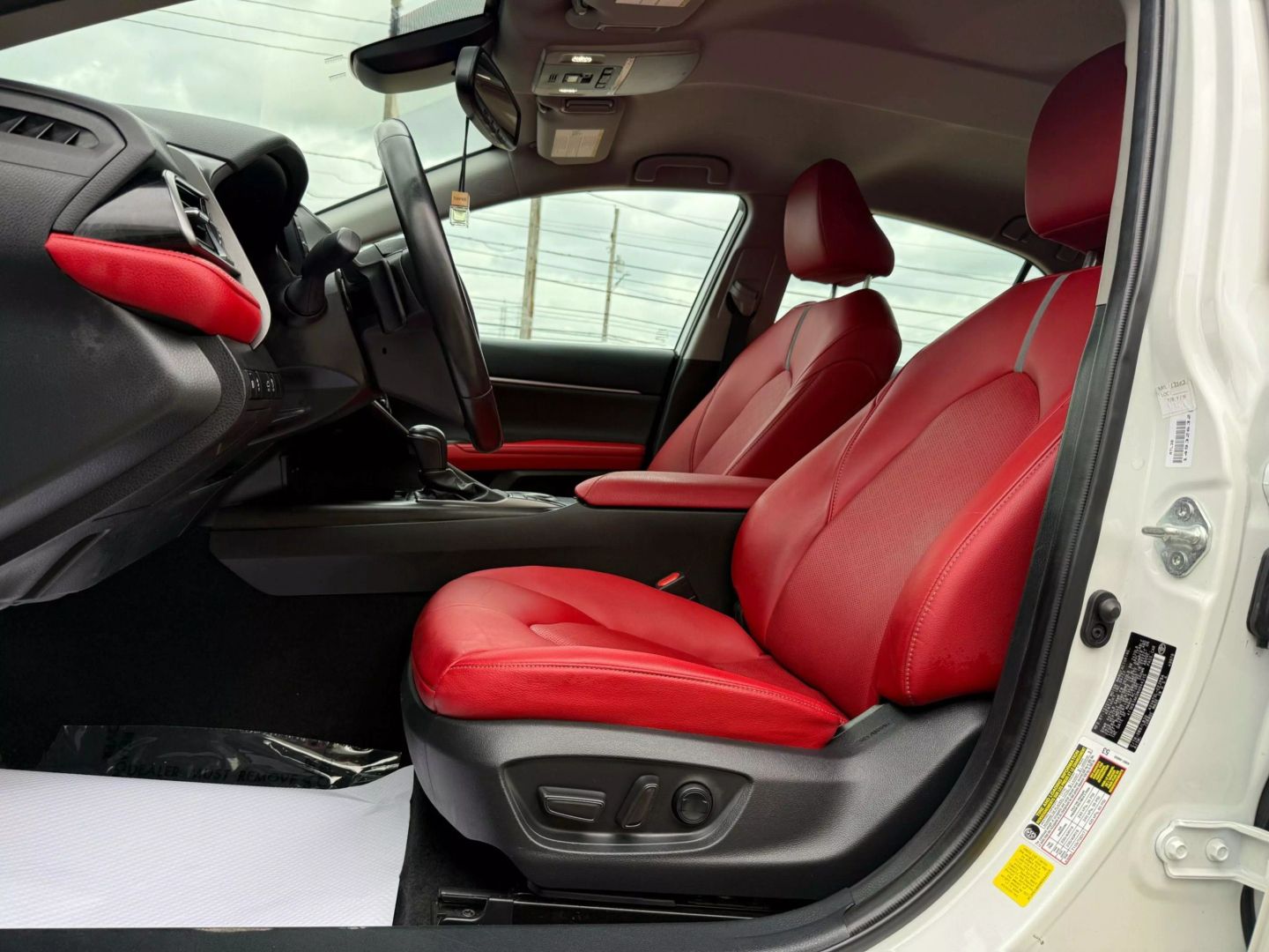 2022 Toyota Camry - Image 17