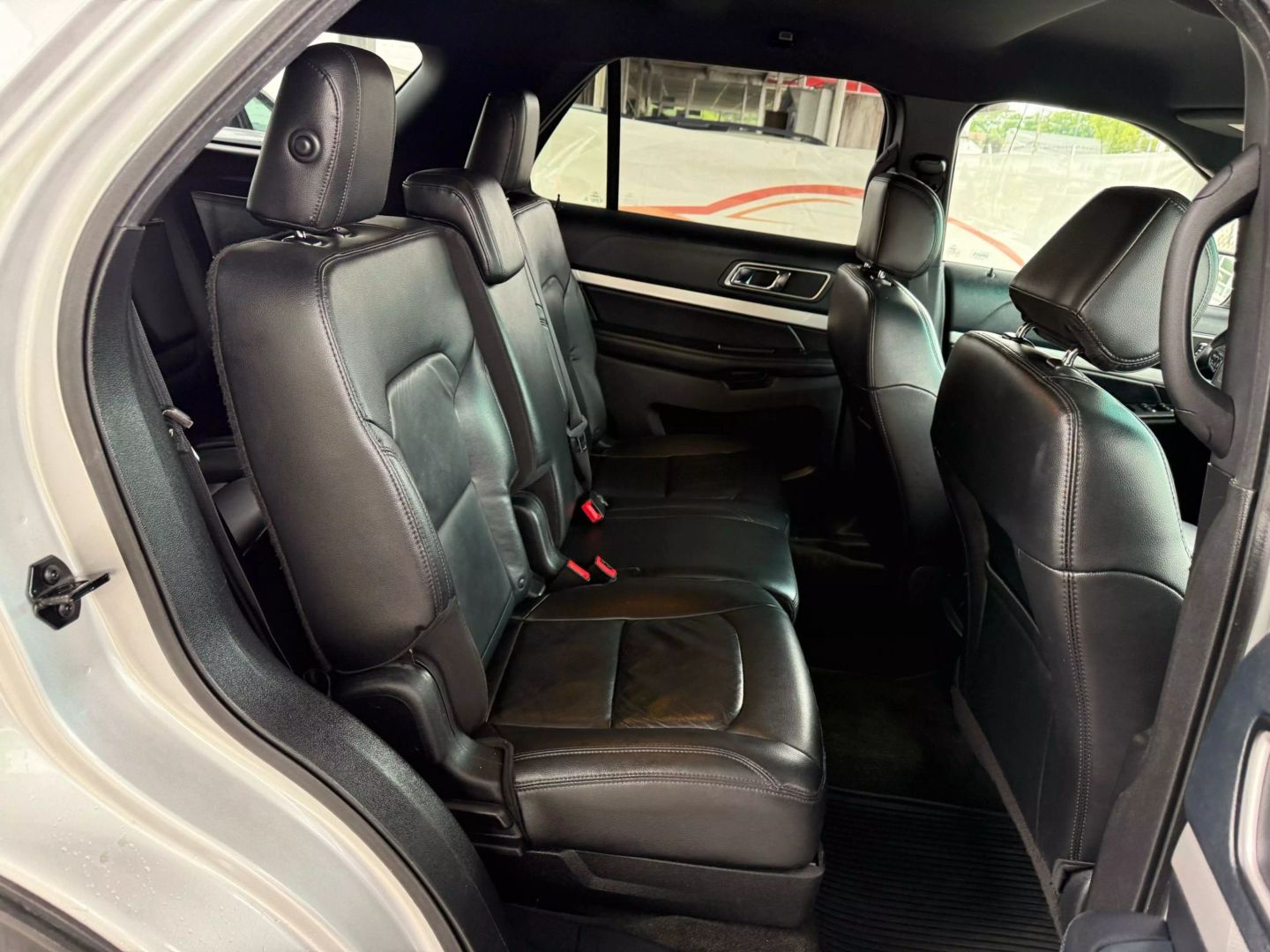 2016 Ford Explorer - Image 23