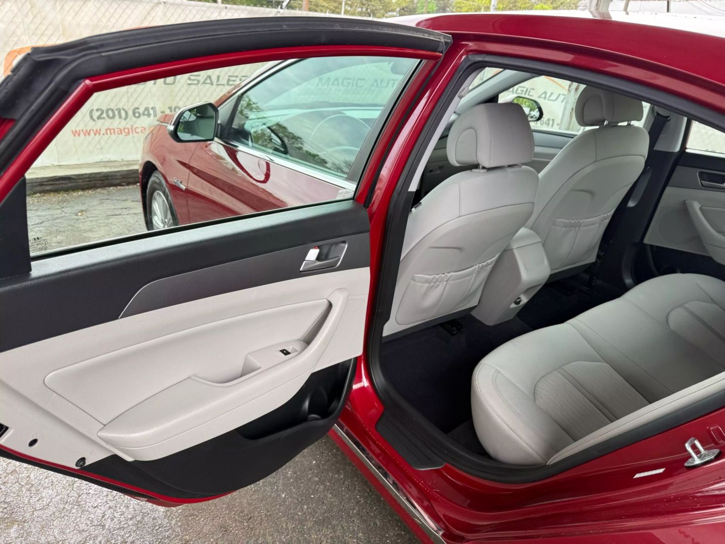 2016 Hyundai Sonata Hybrid - Image 17