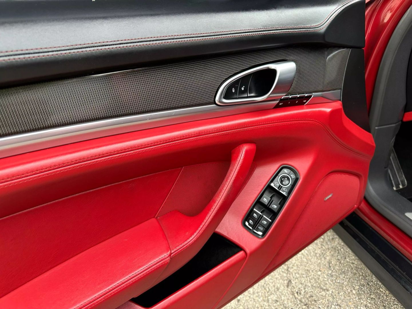 2014 Porsche Panamera - Image 31