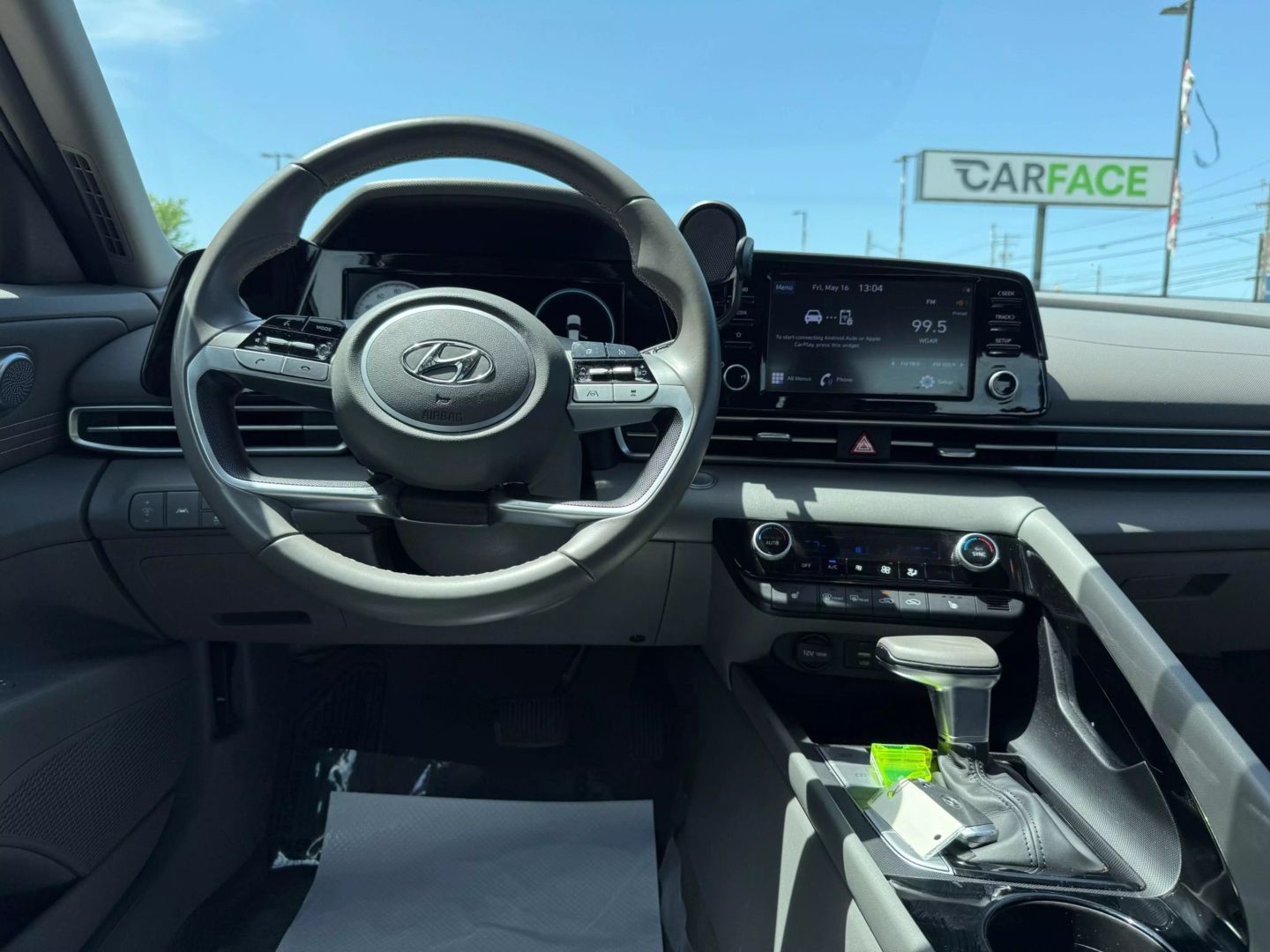 2021 Hyundai Elantra - Image 25