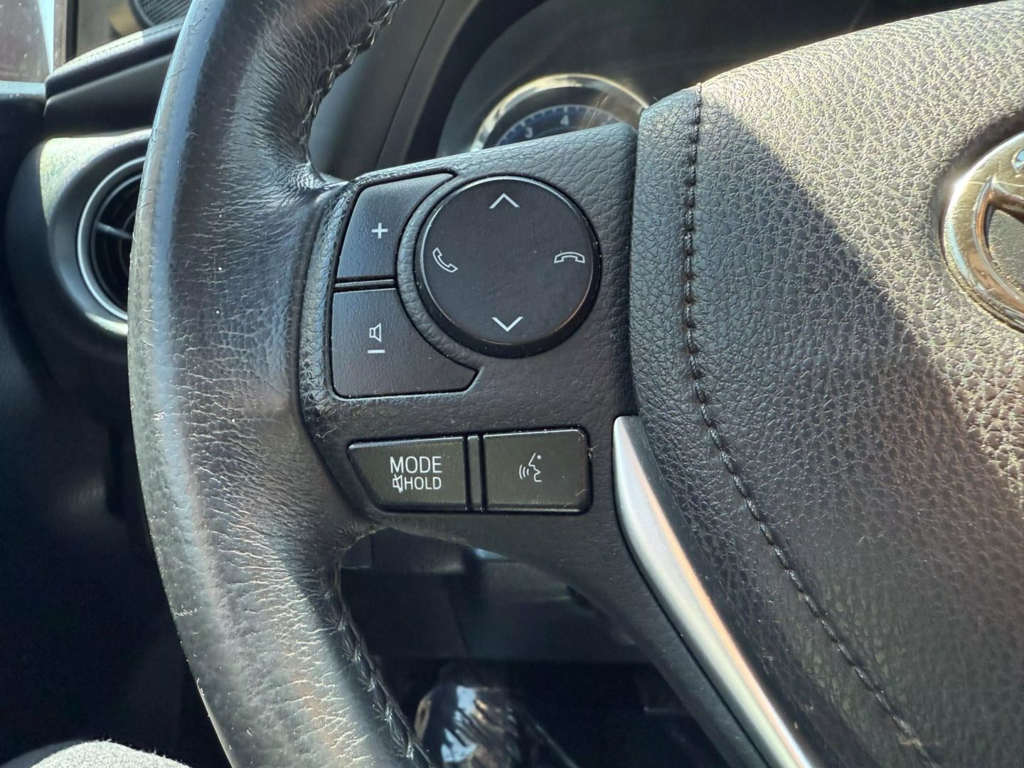 2018 Toyota Corolla - Image 29