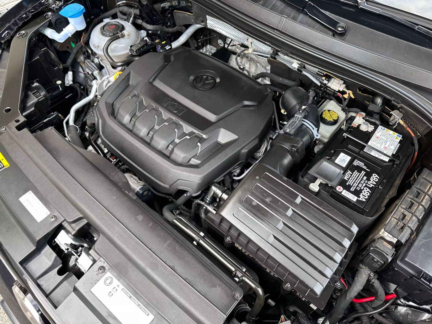 2020 Volkswagen Tiguan - Image 35