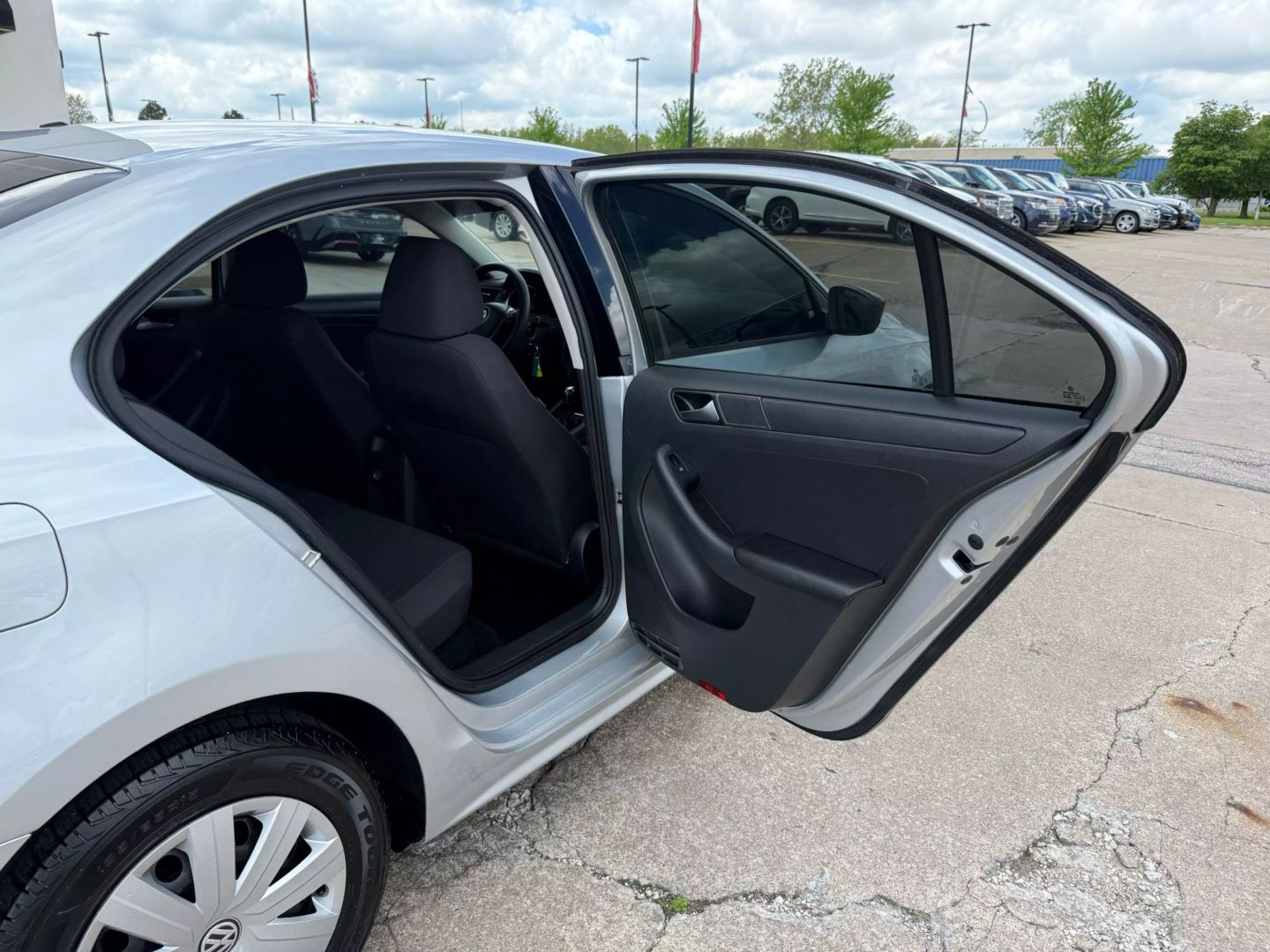 2016 Volkswagen Jetta - Image 20