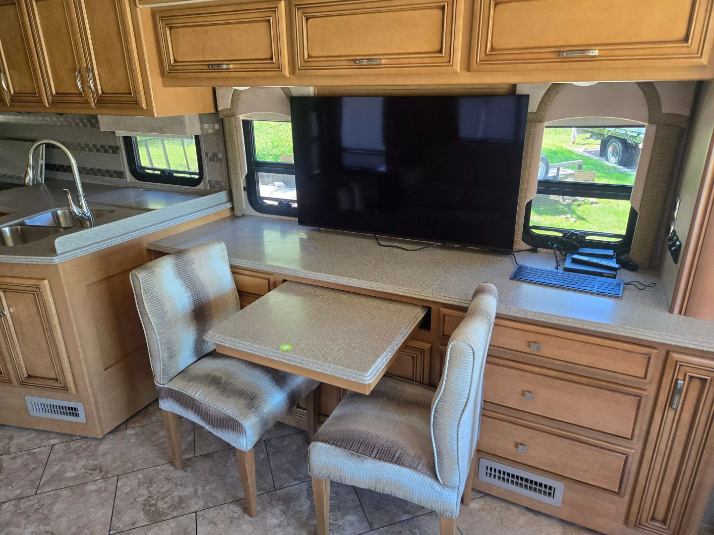 2016 Newmar Ventana Le - Image 17