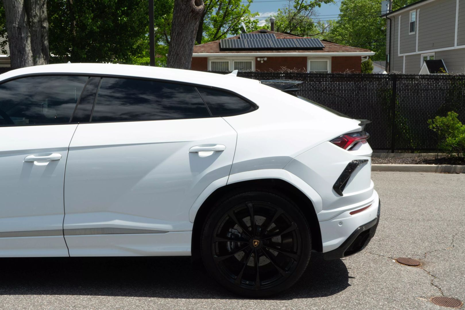 2019 Lamborghini Urus - Image 19