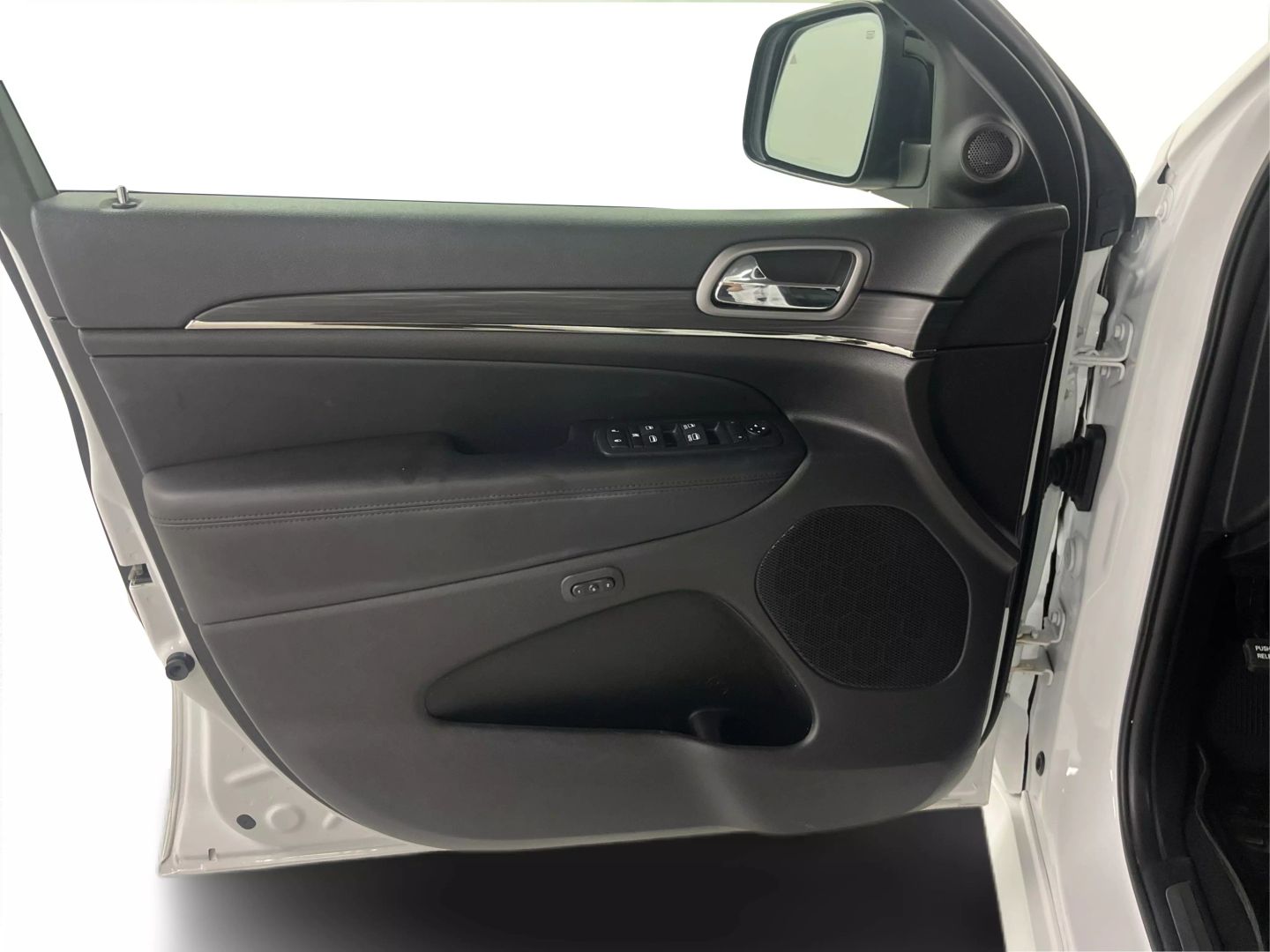 2021 Jeep Grand Cherokee - Image 17