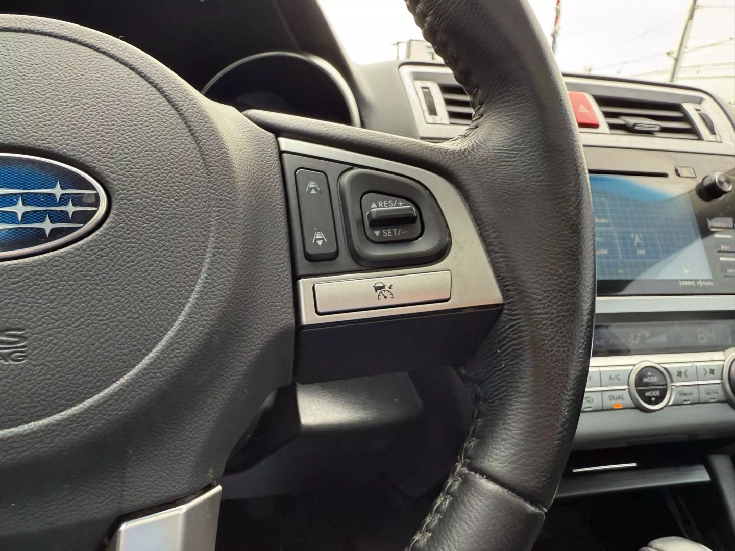 2015 Subaru Legacy - Image 31