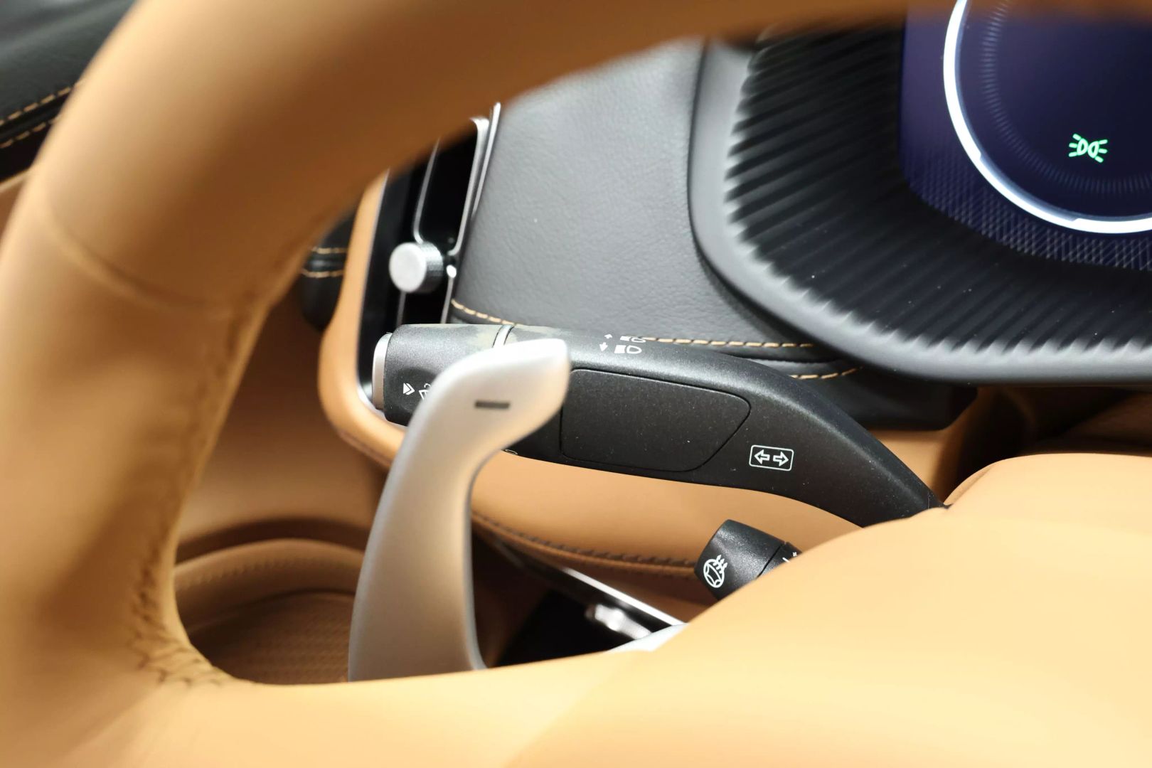 2021 Aston Martin Dbx - Image 25