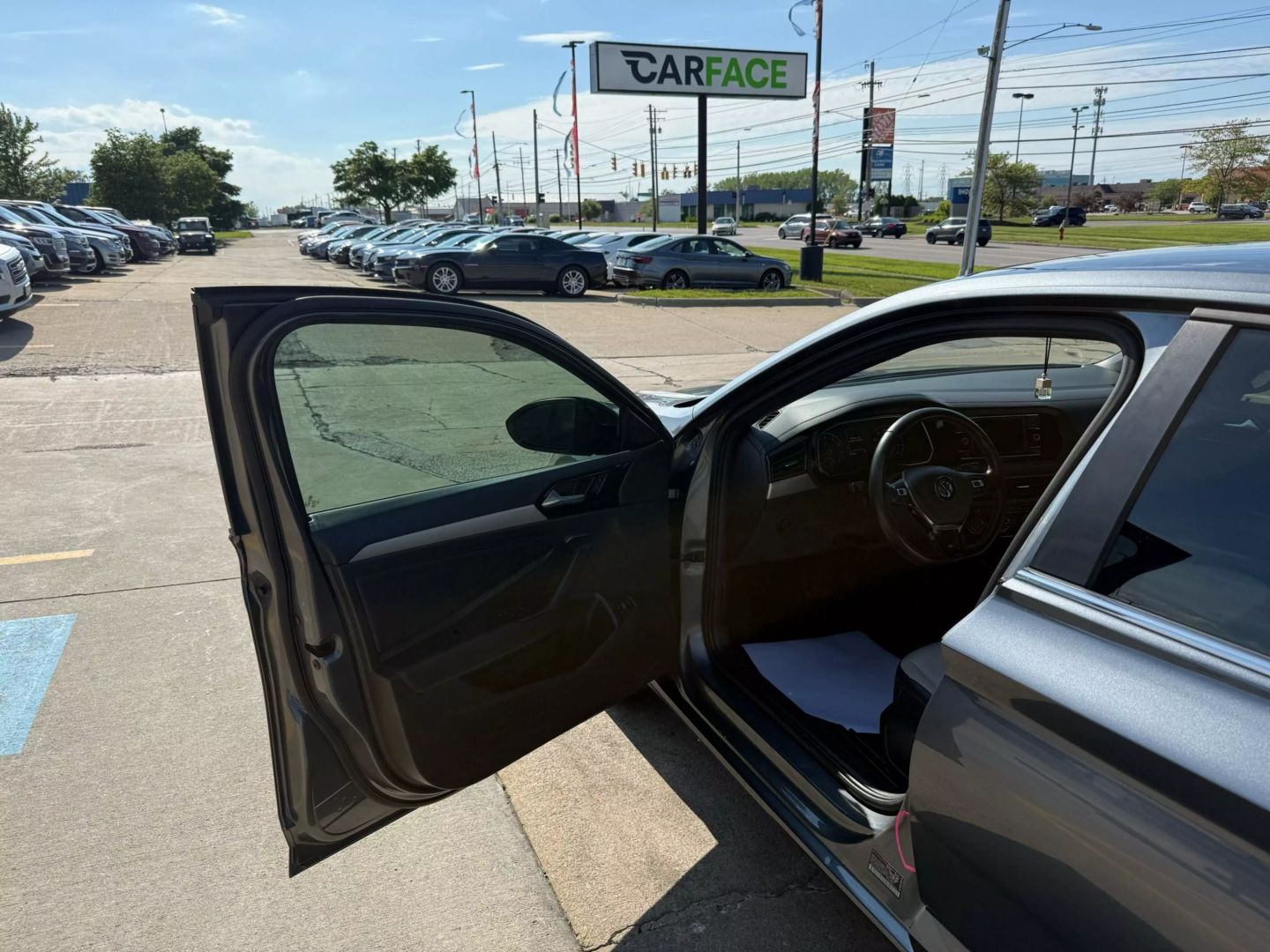 2019 Volkswagen Jetta - Image 16