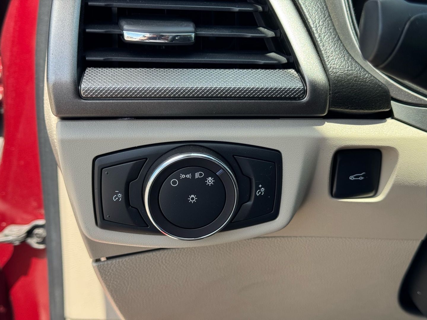 2017 Ford Fusion - Image 19